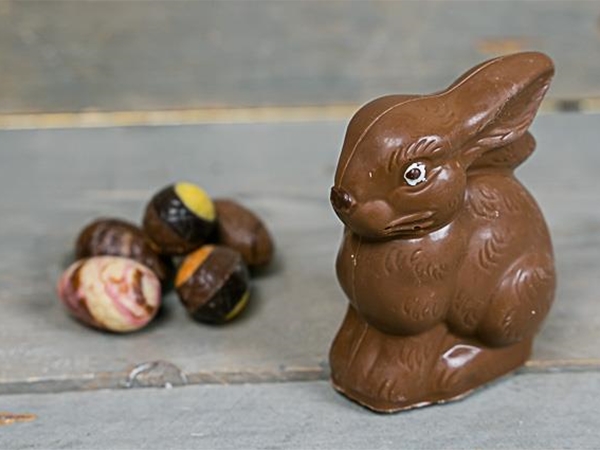 Paashaas zittend klein